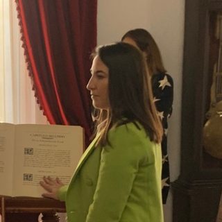 Adriana Llamas, Administrativa — toma de posesión